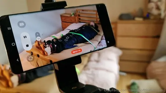 Sweetsoftfeet Tickling OnlyFans Leaked Free Thumbnail Picture - #8lof3KKaPf