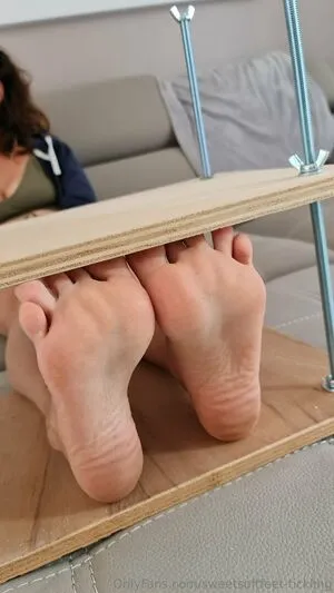 Sweetsoftfeet Tickling OnlyFans Leaked Free Thumbnail Picture - #HG2rH1QwYA