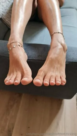Sweetsoftfeet Tickling OnlyFans Leaked Free Thumbnail Picture - #g5a8Zo0IRj