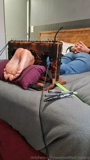 Sweetsoftfeet Tickling OnlyFans Leaked Free Thumbnail Picture - #lcOFoHaYPw