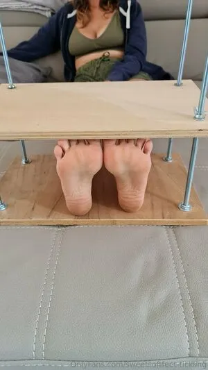 Sweetsoftfeet Tickling OnlyFans Leaked Free Thumbnail Picture - #uiirXvn0rG