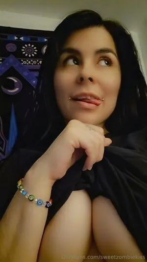 Sweetzombiekiss OnlyFans Leaked Free Thumbnail Picture - #lL0ghmErOv