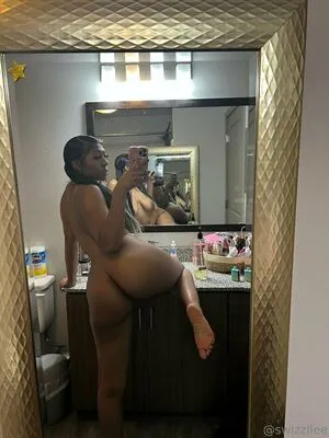 Swizzllee OnlyFans Leaked Free Thumbnail Picture - #H3XNq4FYpc