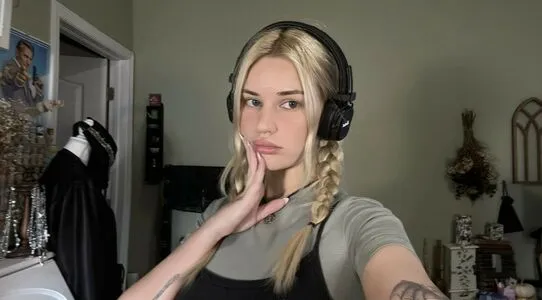 Swordgirlfriend OnlyFans Leaked Free Thumbnail Picture - #xty2YIU7fV