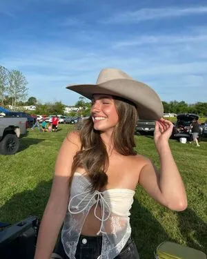 Sydney Errera OnlyFans Leaked Free Thumbnail Picture - #mauvCmYu0O