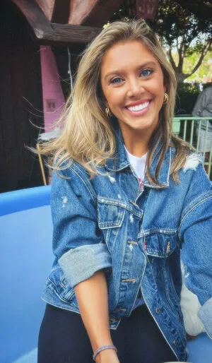 Sydney Segars OnlyFans Leaked Free Thumbnail Picture - #DDNvDwB6DM