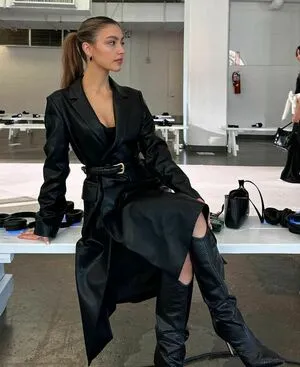 Sydney Serena OnlyFans Leaked Free Thumbnail Picture - #3B9XmEvre4