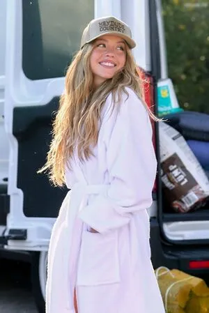 Sydney Sweeney OnlyFans Leaked Free Thumbnail Picture - #2xnP7zg7th