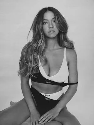 Sydney Sweeney OnlyFans Leaked Free Thumbnail Picture - #3DWBV4GFZa
