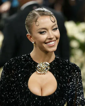 Sydney Sweeney OnlyFans Leaked Free Thumbnail Picture - #3PAsST4vag