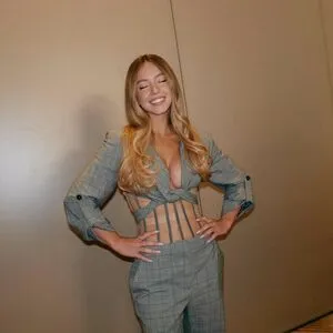 Sydney Sweeney OnlyFans Leaked Free Thumbnail Picture - #BgFfWZNiMZ