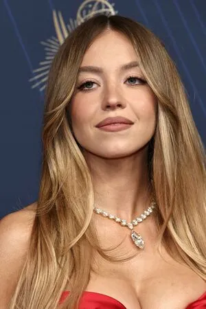 Sydney Sweeney OnlyFans Leaked Free Thumbnail Picture - #GXOfM1Gfk5