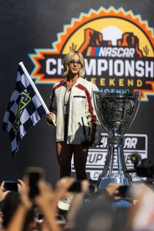 Sydney Sweeney OnlyFans Leaked Free Thumbnail Picture - #HUDoiwFkay