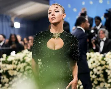 Sydney Sweeney OnlyFans Leaked Free Thumbnail Picture - #J1KWQQFlUq