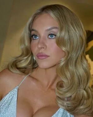 Sydney Sweeney OnlyFans Leaked Free Thumbnail Picture - #M6hlak8XIM