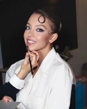 Sydney Sweeney OnlyFans Leaked Free Thumbnail Picture - #Ny0u5vgKtL