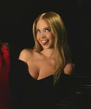 Sydney Sweeney OnlyFans Leaked Free Thumbnail Picture - #P56RwDDWGC