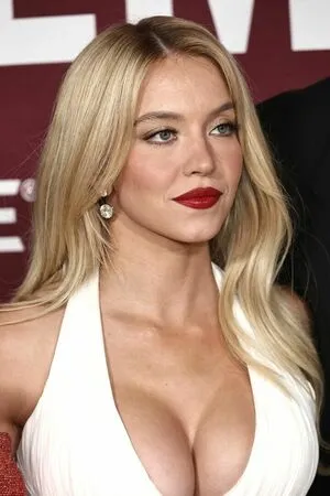 Sydney Sweeney OnlyFans Leaked Free Thumbnail Picture - #Q3GzbtllMC