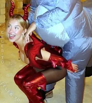 Sydney Sweeney OnlyFans Leaked Free Thumbnail Picture - #Q8b2arEdYo