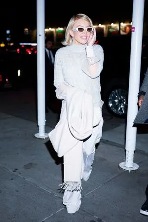 Sydney Sweeney OnlyFans Leaked Free Thumbnail Picture - #YjUkKsC7gq