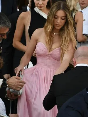 Sydney Sweeney OnlyFans Leaked Free Thumbnail Picture - #kL1W7IxIPY