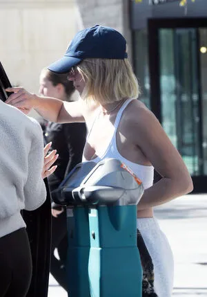 Sydney Sweeney OnlyFans Leaked Free Thumbnail Picture - #q7EXNmJCa9