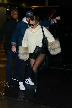 Sydney Sweeney OnlyFans Leaked Free Thumbnail Picture - #15y5m6jkr4