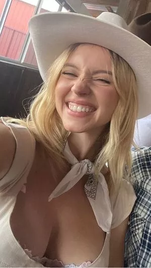 Sydney Sweeney OnlyFans Leaked Free Thumbnail Picture - #AsJ1Ig3sVQ