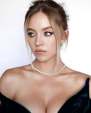 Sydney Sweeney OnlyFans Leaked Free Thumbnail Picture - #DcAHyi2Arw