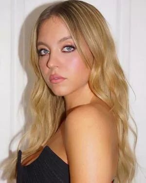 Sydney Sweeney OnlyFans Leaked Free Thumbnail Picture - #E4GIEDq8sS