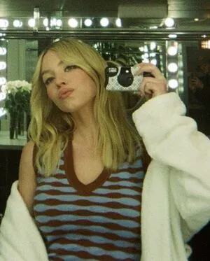 Sydney Sweeney OnlyFans Leaked Free Thumbnail Picture - #FbsiR1z0fL