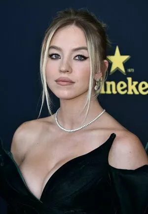 Sydney Sweeney OnlyFans Leaked Free Thumbnail Picture - #LFWupQmvO0