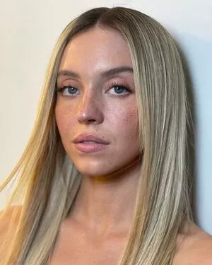 Sydney Sweeney OnlyFans Leaked Free Thumbnail Picture - #LnRKLgsyNC