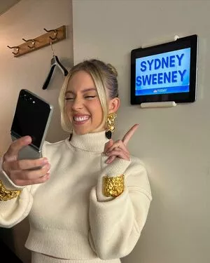 Sydney Sweeney OnlyFans Leaked Free Thumbnail Picture - #MtOOHOthdu