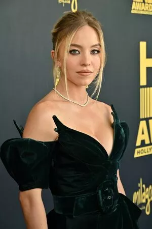 Sydney Sweeney OnlyFans Leaked Free Thumbnail Picture - #Q3ZkdPTXmk