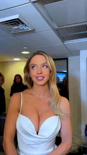 Sydney Sweeney OnlyFans Leaked Free Thumbnail Picture - #XwU4KxinvK