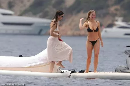 Sydney Sweeney OnlyFans Leaked Free Thumbnail Picture - #fV9GdR12o4