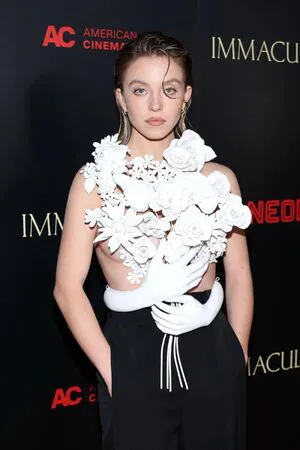 Sydney Sweeney OnlyFans Leaked Free Thumbnail Picture - #hVhOV8RK97