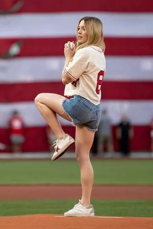 Sydney Sweeney OnlyFans Leaked Free Thumbnail Picture - #kMM2ak6w79