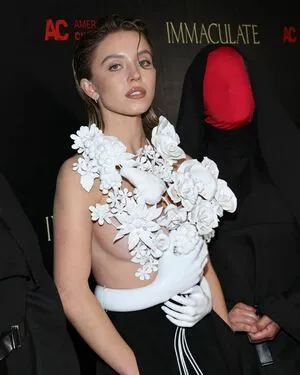 Sydney Sweeney OnlyFans Leaked Free Thumbnail Picture - #piZ4WB9dDM