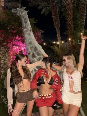 Sydney Thomas OnlyFans Leaked Free Thumbnail Picture - #EWlT5fUUCC