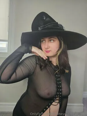 Sydneyq Official Basic OnlyFans Leaked Free Thumbnail Picture - #1Zzhb1GkJk