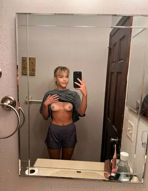 Sydneysweety18 OnlyFans Leaked Free Thumbnail Picture - #XHVqkwdrby