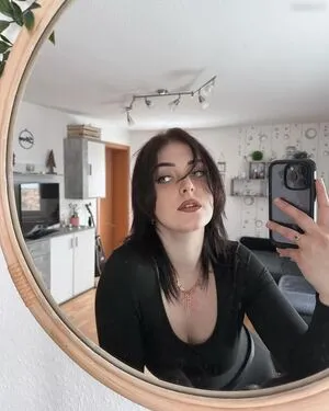 Syrena Scarlett OnlyFans Leaked Free Thumbnail Picture - #1bQHvrMTSB