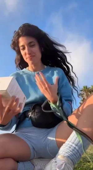 Tania Raymonde OnlyFans Leaked Free Thumbnail Picture - #Ozmy6crNAI