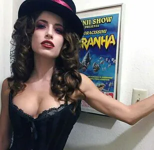 Tania Raymonde OnlyFans Leaked Free Thumbnail Picture - #kOOOyZmMyx
