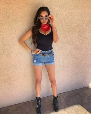 Tara Yazdi OnlyFans Leaked Free Thumbnail Picture - #Pwc5u0wbq8