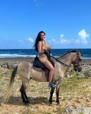 Tara Yazdi OnlyFans Leaked Free Thumbnail Picture - #eBIf9lU9aP