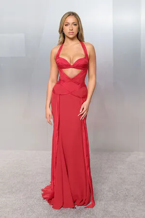 Tate McRae OnlyFans Leaked Free Thumbnail Picture - #AjYnte75nu