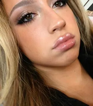 Tate McRae OnlyFans Leaked Free Thumbnail Picture - #DAVBVu0KKr